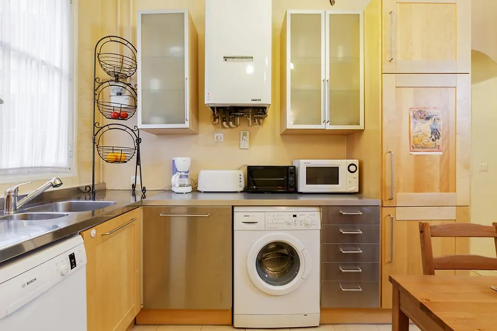 Private Apartment - Saint Germain - Rue De Rennes