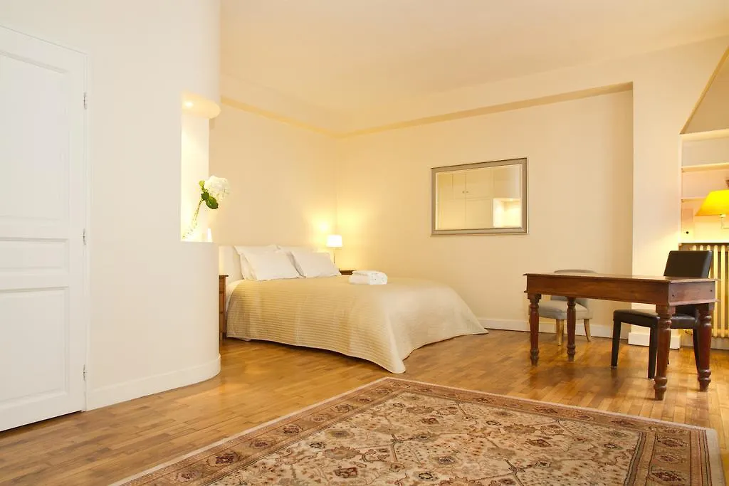 Private Apartment - Saint Germain - Rue De Rennes *